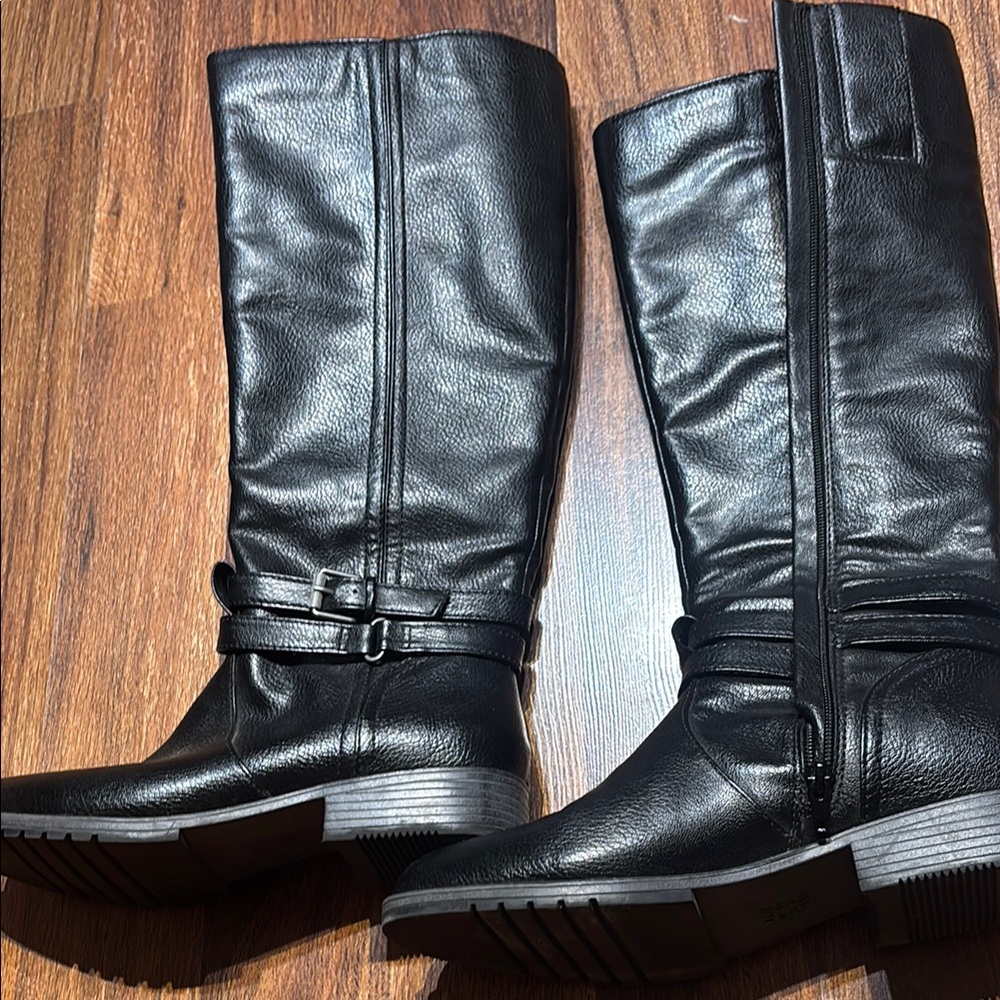 Naturalizer Black Knee High Boots with Timeless Appeal